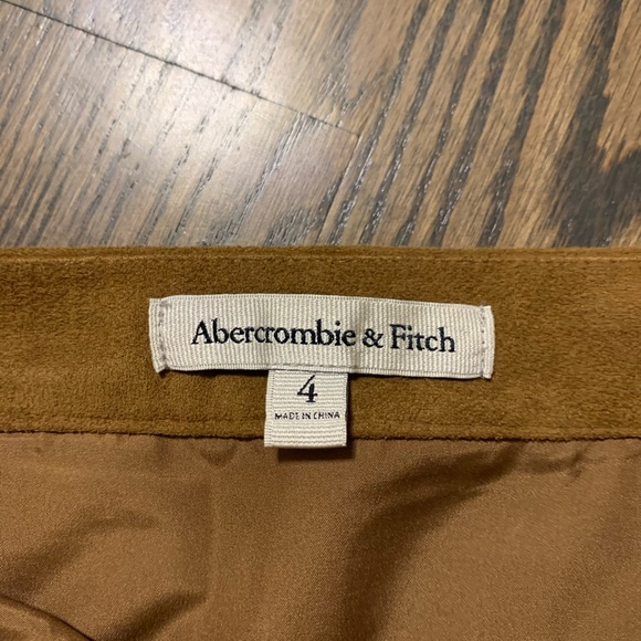 Faux suede skirt - Picture 3 of 4